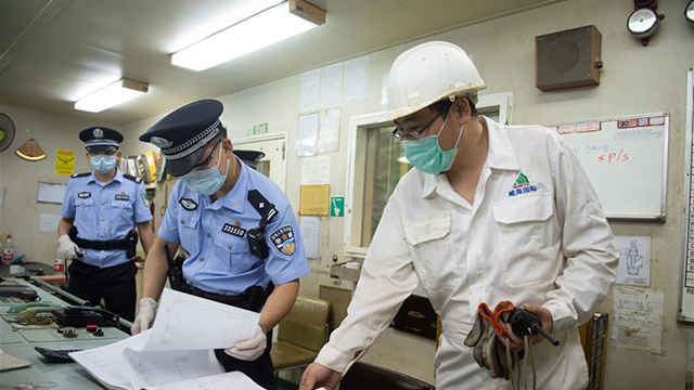 安徽芜湖边检站青年力量昼夜护航24小时通关