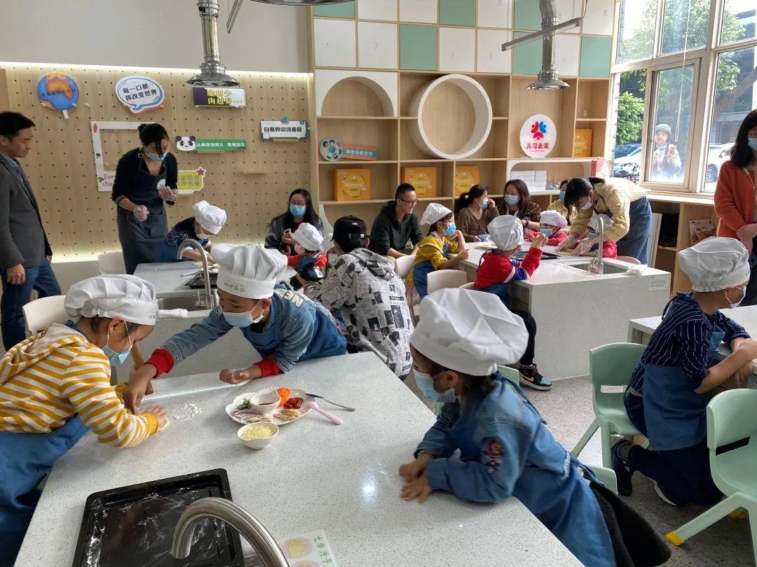 家庭教育，培养孩子健康饮食习惯的关键策略