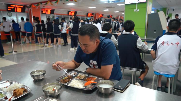 班主任不准学生晚自习上厕所背后的管理问题与对策探讨