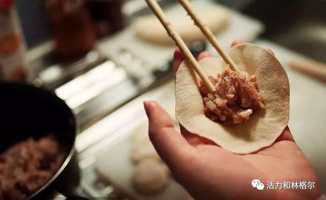 冬季全鸡包香包暖，品味美食，拥抱温暖时光