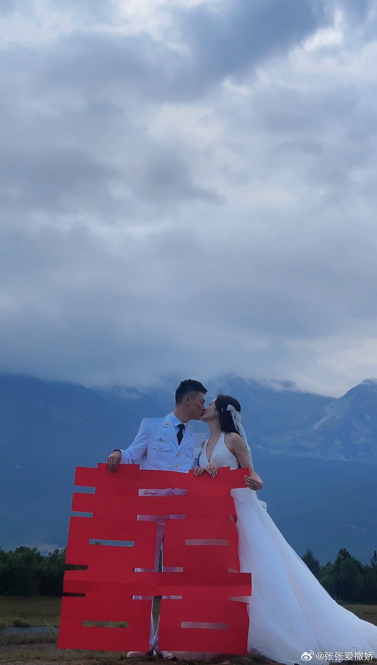 新婚夫妇的玉龙雪山浪漫之旅，结婚证纪念的独特意义